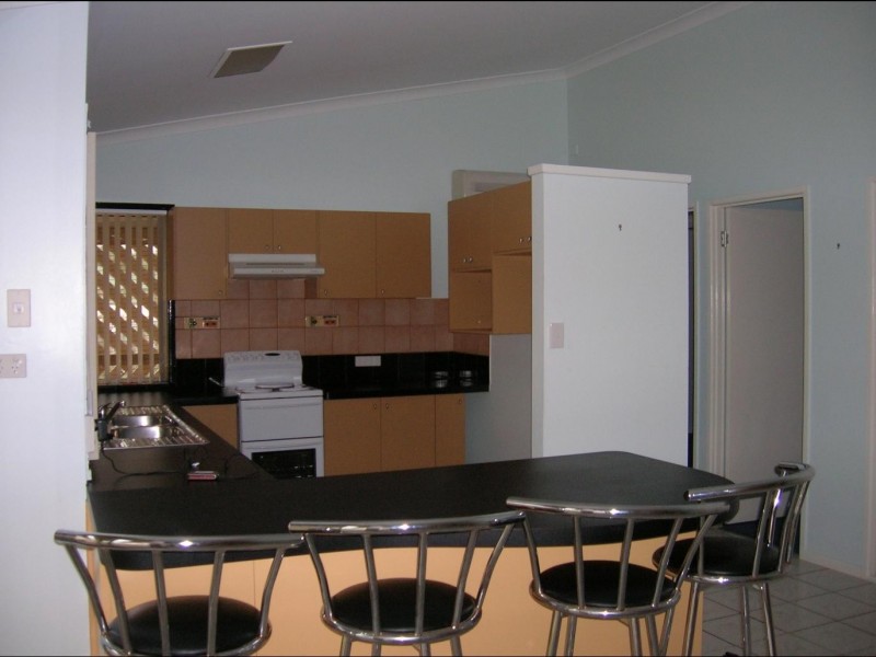 41 Hansen Street, Urangan QLD 4655