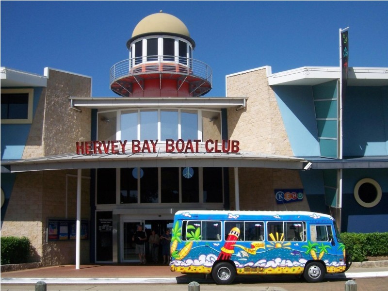 8 Crescent Street, Urangan QLD 4655