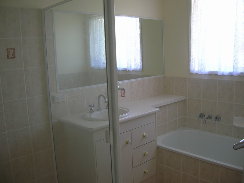 3 Lucyanne Court, Urangan QLD 4655