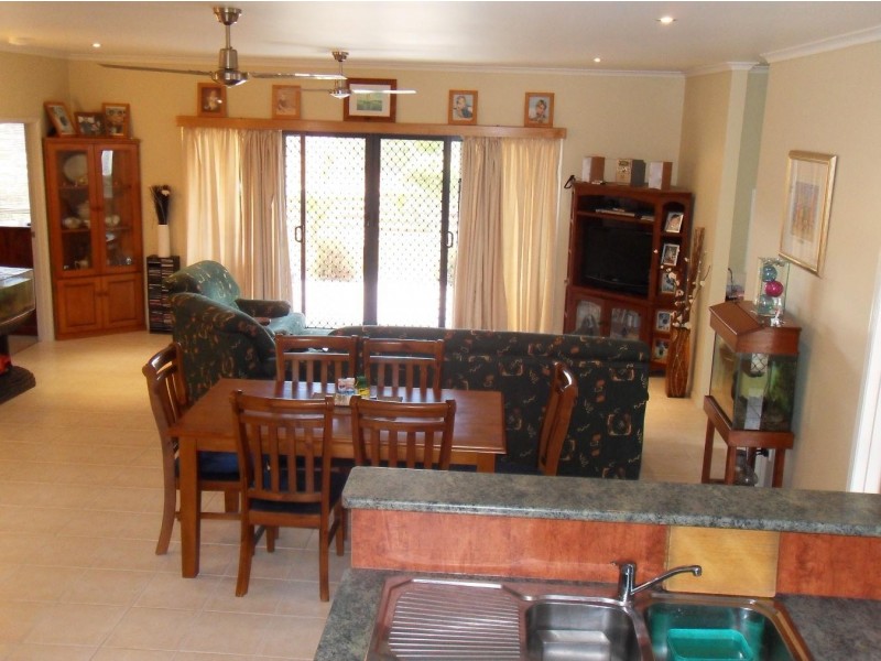 30 Ross Street, Burrum Heads QLD 4659