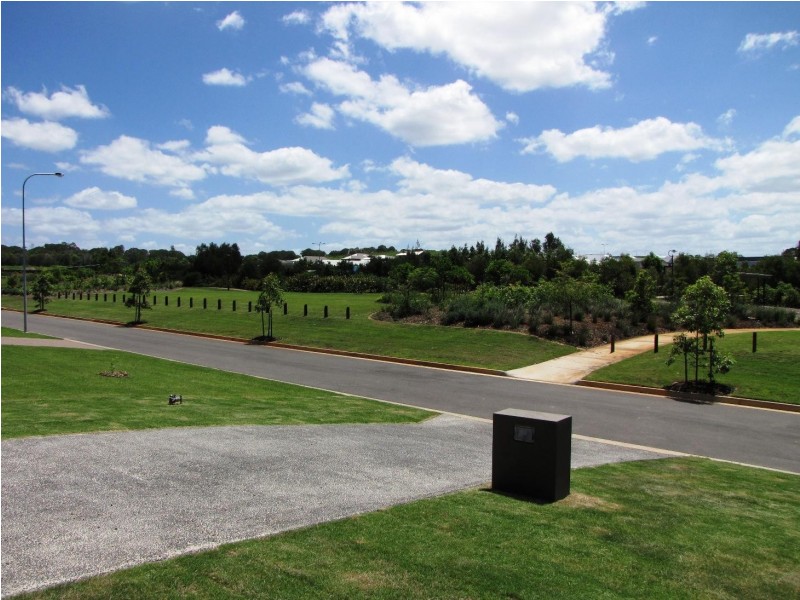 65 Parklands Blvd, Wondunna QLD 4655