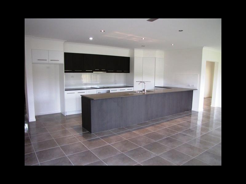 65 Parklands Blvd, Wondunna QLD 4655