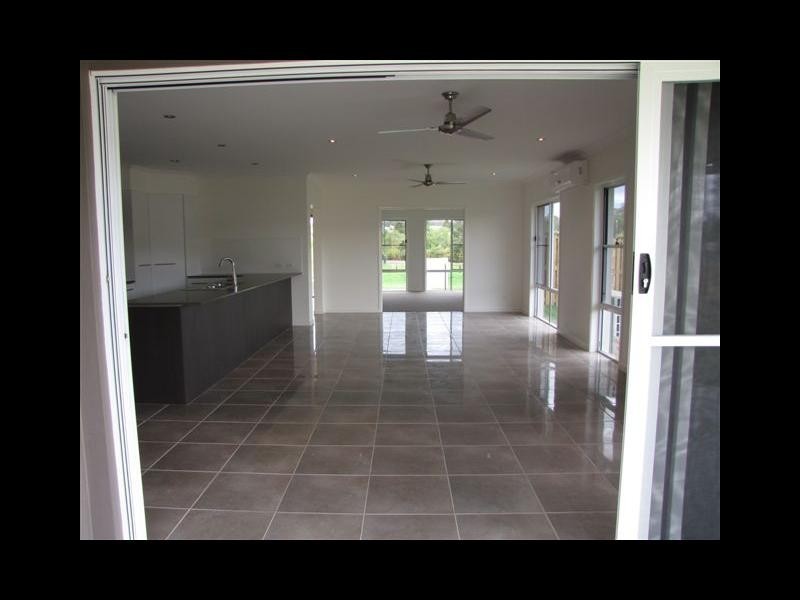 65 Parklands Blvd, Wondunna QLD 4655