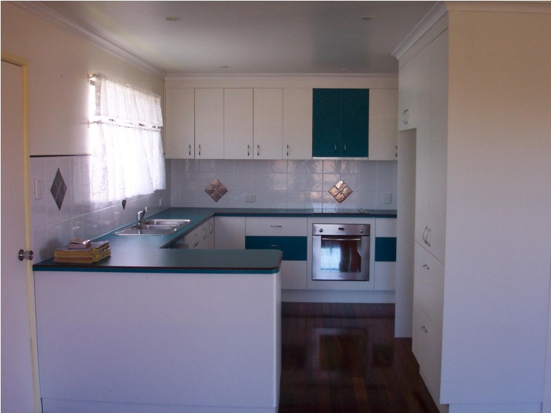 6 Brighton Street, Point Vernon QLD 4655