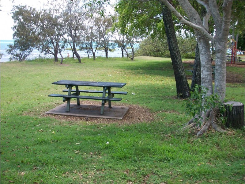 6 Brighton Street, Point Vernon QLD 4655