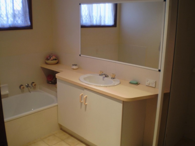 75 Alexander Street, Torquay QLD 4655