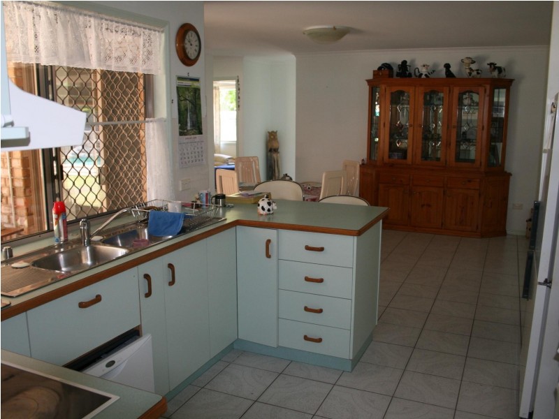 6 Rialto Ct, Urangan QLD 4655