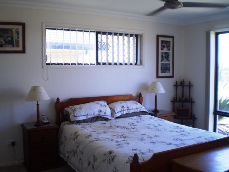 3 Earl St Vincent Cct, Eli Waters QLD 4655