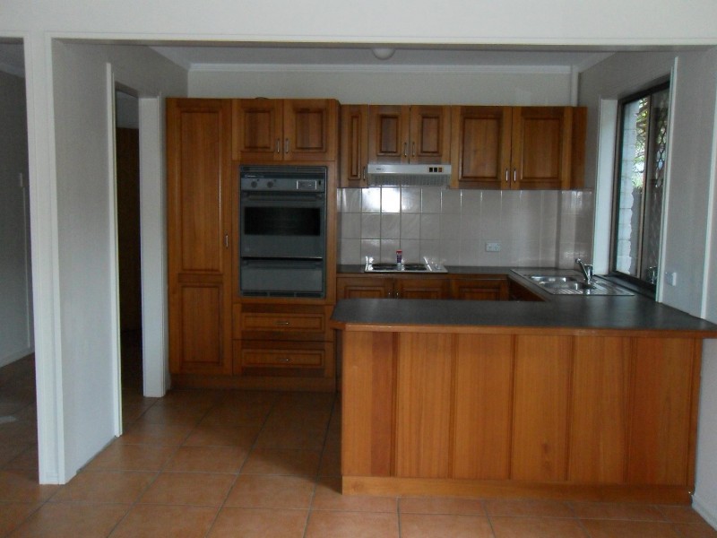 16 Ocean Street, Torquay QLD 4655