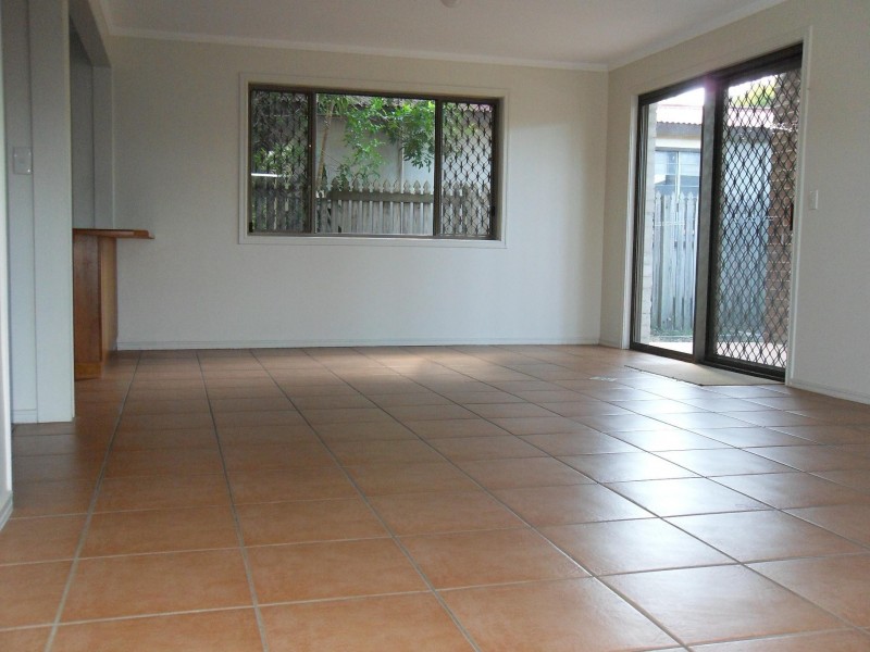 16 Ocean Street, Torquay QLD 4655