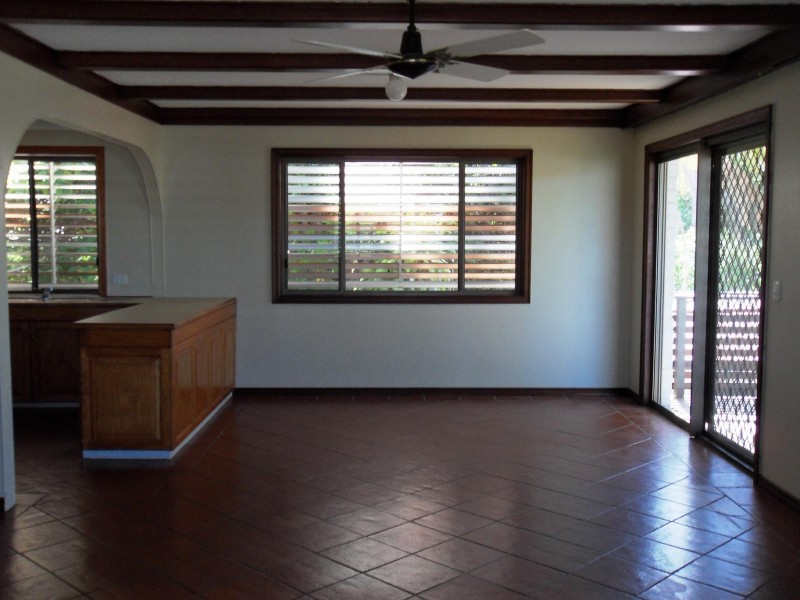 16 Ocean Street, Torquay QLD 4655