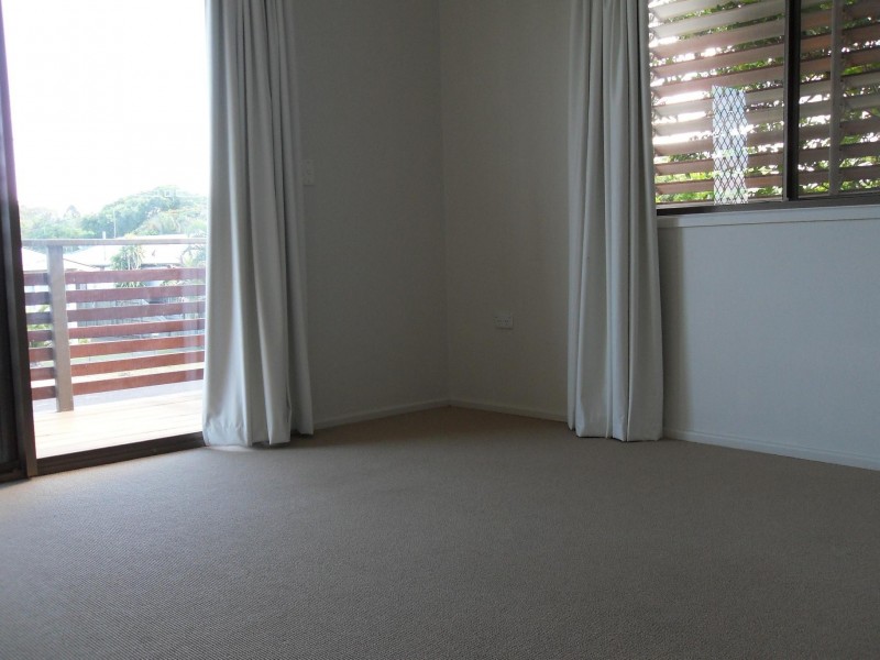 16 Ocean Street, Torquay QLD 4655