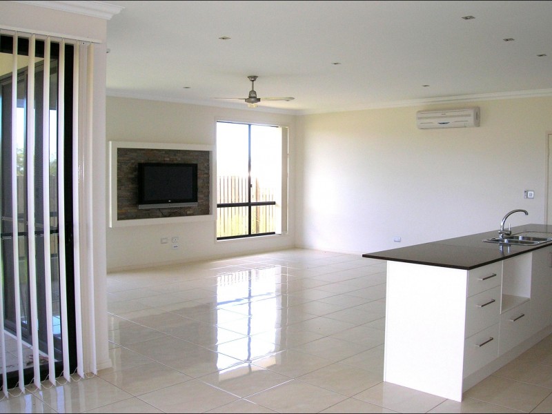 2/25 Bay Park Road, Wondunna QLD 4655