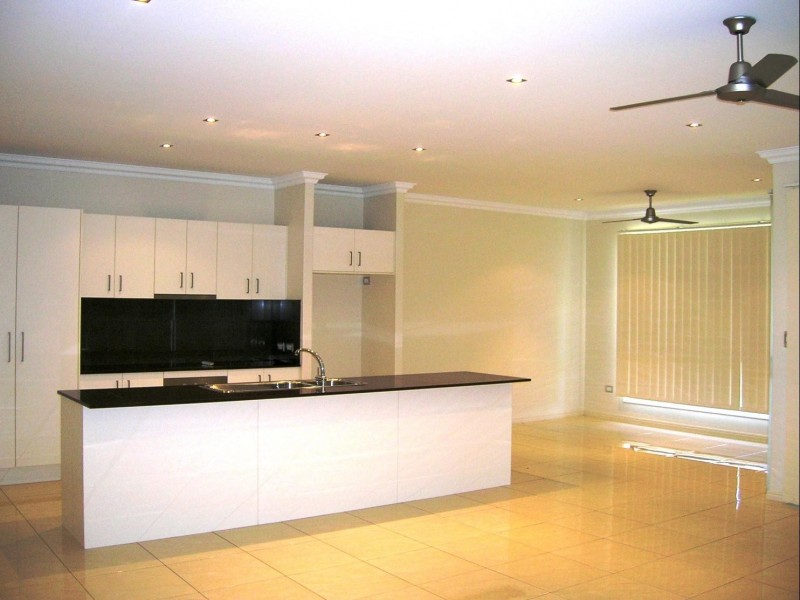 2/25 Bay Park Road, Wondunna QLD 4655