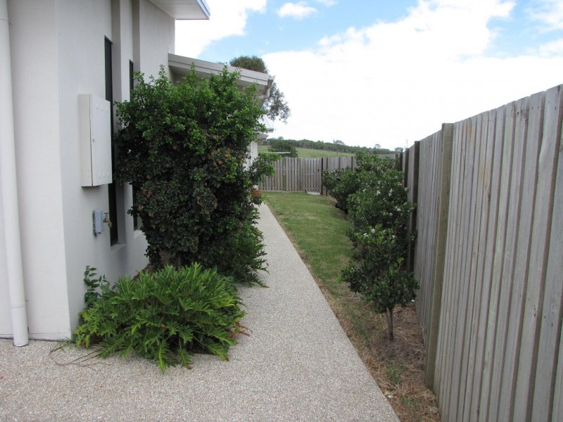 2/25 Bay Park Road, Wondunna QLD 4655