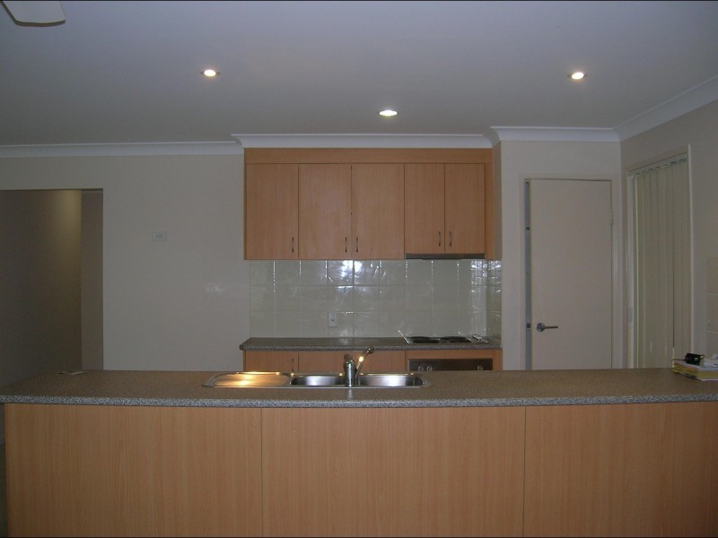 2/11 Daintree Drive, Urangan QLD 4655