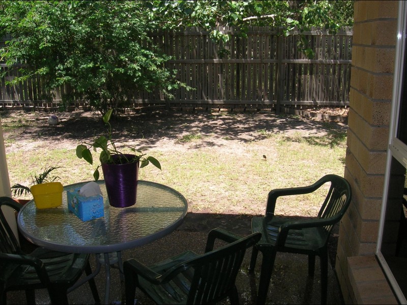 2/11 Daintree Drive, Urangan QLD 4655