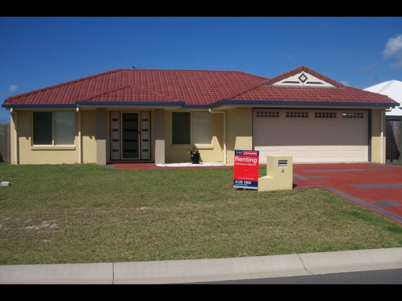 4 Earl St Vincent Circuit, Eli Waters QLD 4655