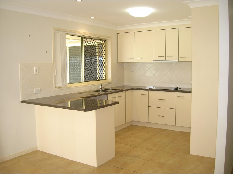 4 Earl St Vincent Circuit, Eli Waters QLD 4655