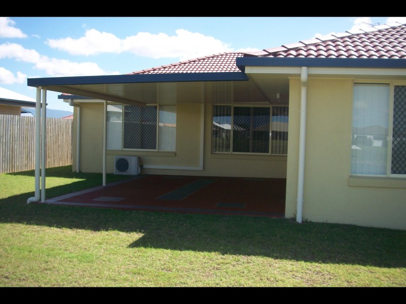 4 Earl St Vincent Circuit, Eli Waters QLD 4655