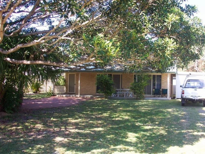 49 Hibiscus Street, Urangan QLD 4655
