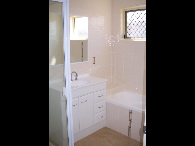 4 Earl St Vincent Circuit, Eli Waters QLD 4655