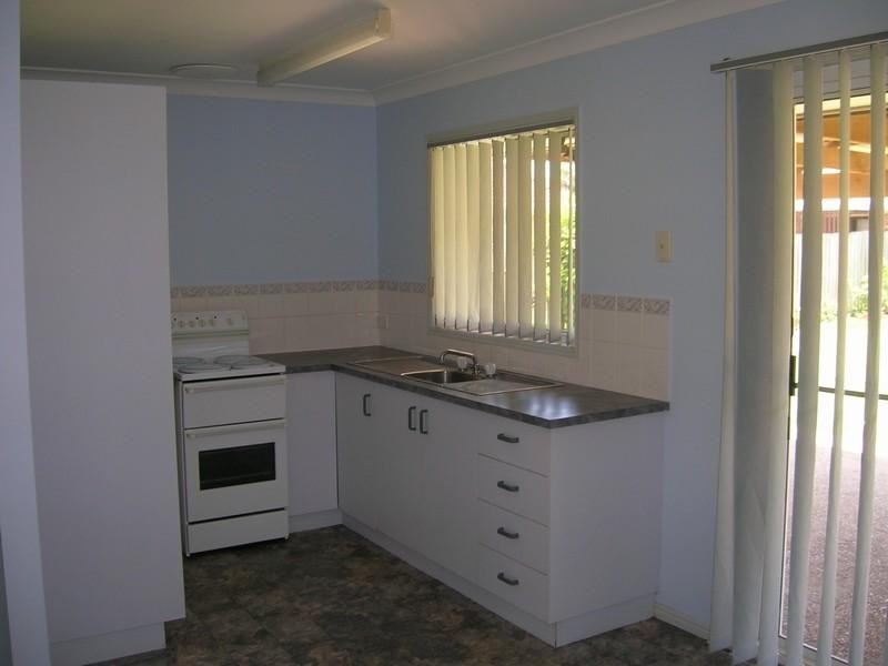 4 Glen Court, Point Vernon QLD 4655