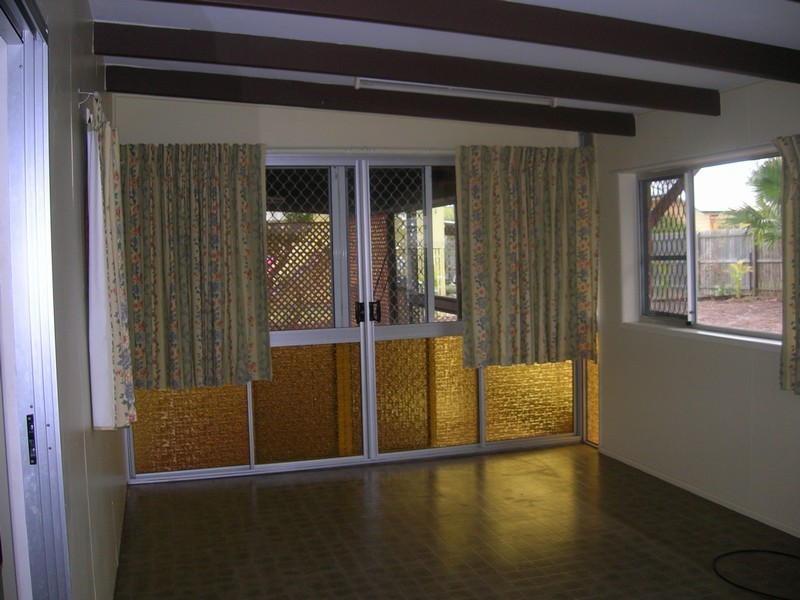 4 Hansen Street, Urangan QLD 4655