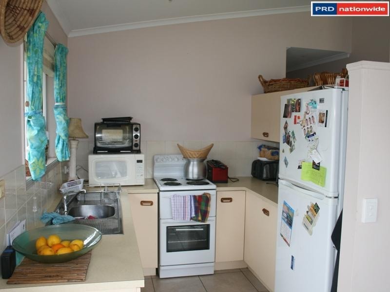 779 Boat Harbour Drive, Urangan QLD 4655