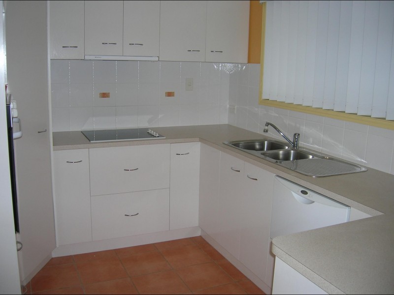 33 Foreshore Drive, Urangan QLD 4655