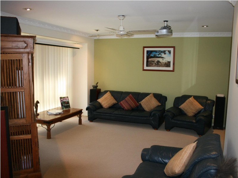 10 Koloi Street, Scarness QLD 4655