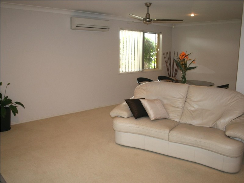 32 Oleander Ave, Scarness QLD 4655