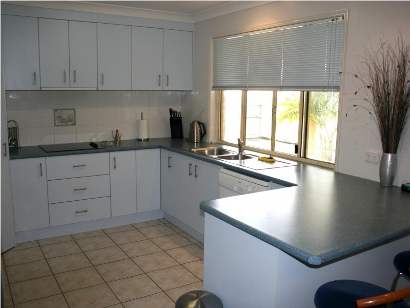 32 Oleander Ave, Scarness QLD 4655