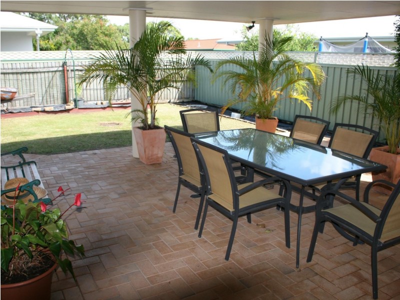 32 Oleander Ave, Scarness QLD 4655