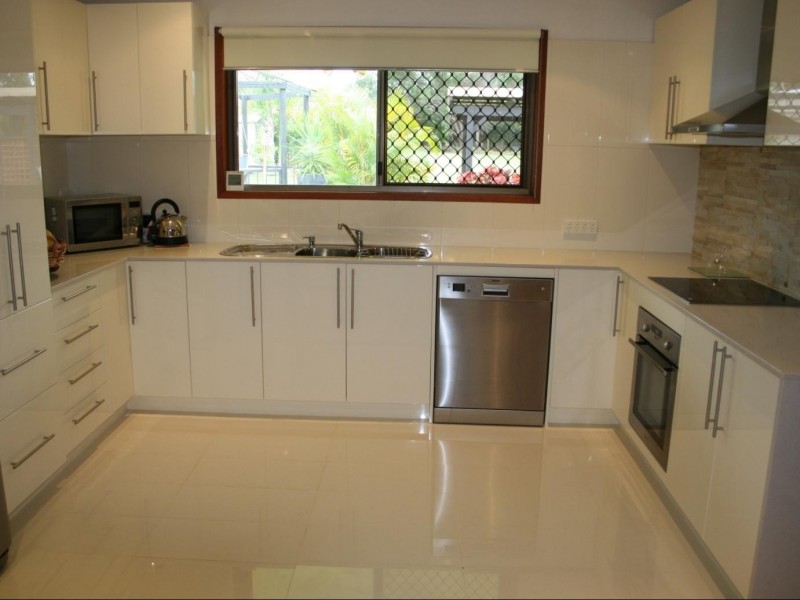 92 Exeter St, Torquay QLD 4655