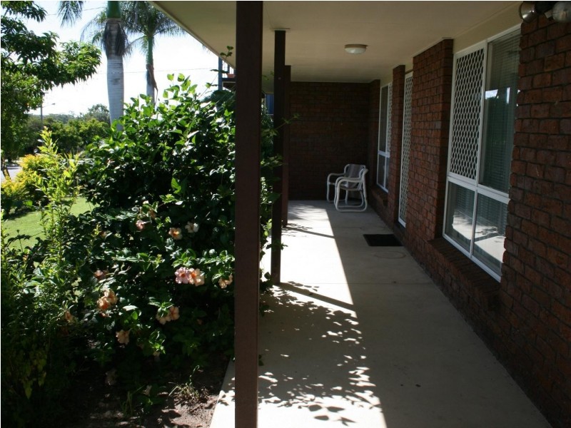 78 Hammond Street, Urangan QLD 4655