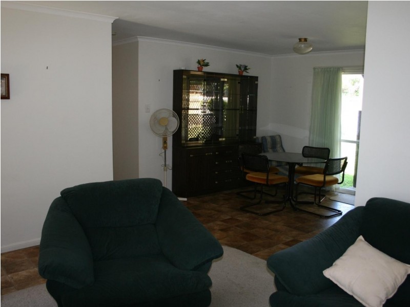 78 Hammond Street, Urangan QLD 4655