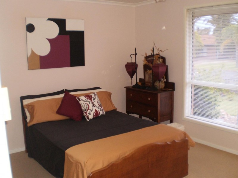 24 Michelle Drive, Point Vernon QLD 4655