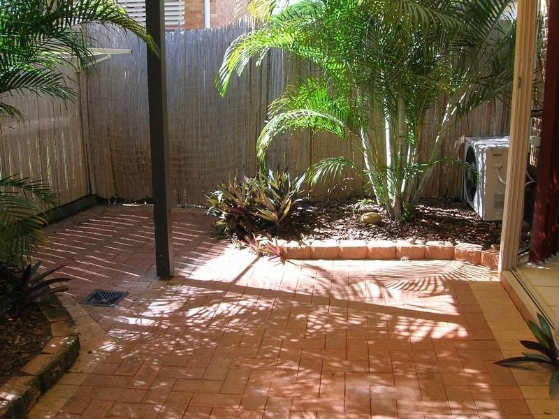 3/7 Hervey Street, Scarness QLD 4655