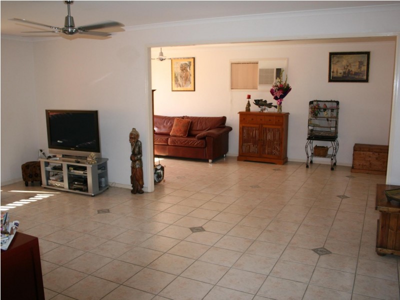 26 Bowerbird Ave, Eli Waters QLD 4655