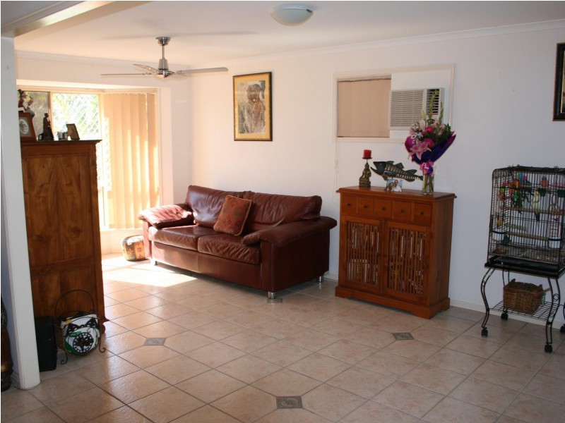 26 Bowerbird Ave, Eli Waters QLD 4655