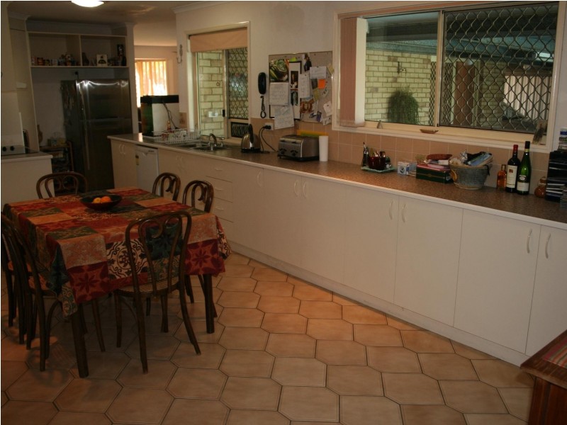 26 Bowerbird Ave, Eli Waters QLD 4655