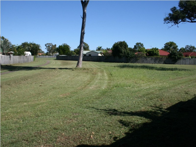 26 Bowerbird Ave, Eli Waters QLD 4655