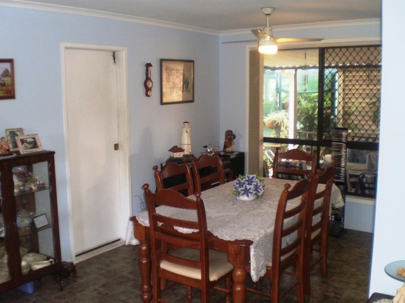 5 Matthew St, Urangan QLD 4655