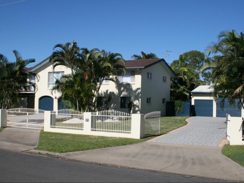 91 Urangan St, Torquay QLD 4655