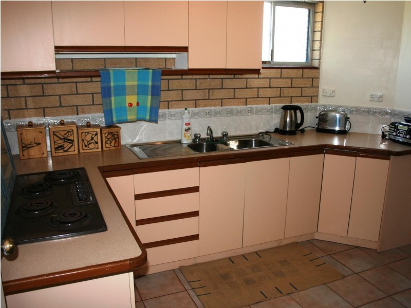 91 Urangan St, Torquay QLD 4655