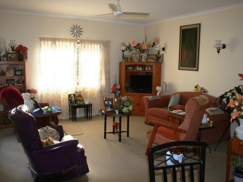 1/81 Miller St, Urangan QLD 4655