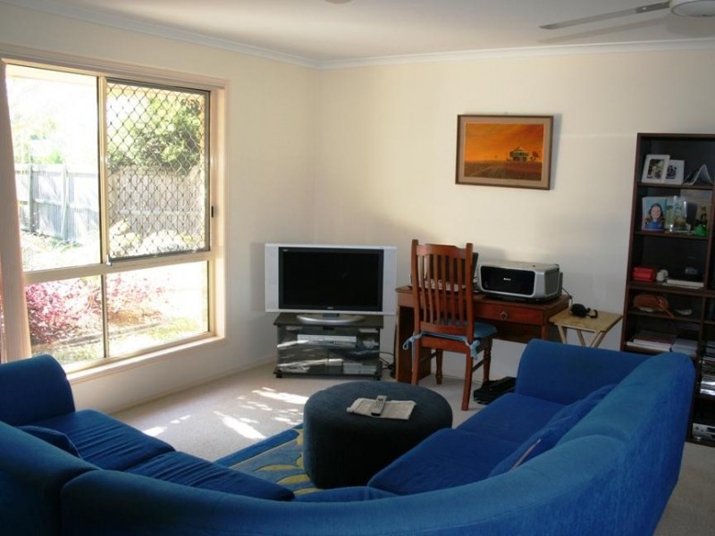 1/1 Alana Ct, Torquay QLD 4655