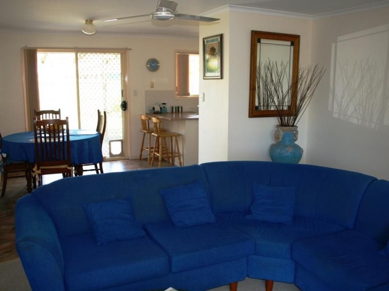 1/1 Alana Ct, Torquay QLD 4655