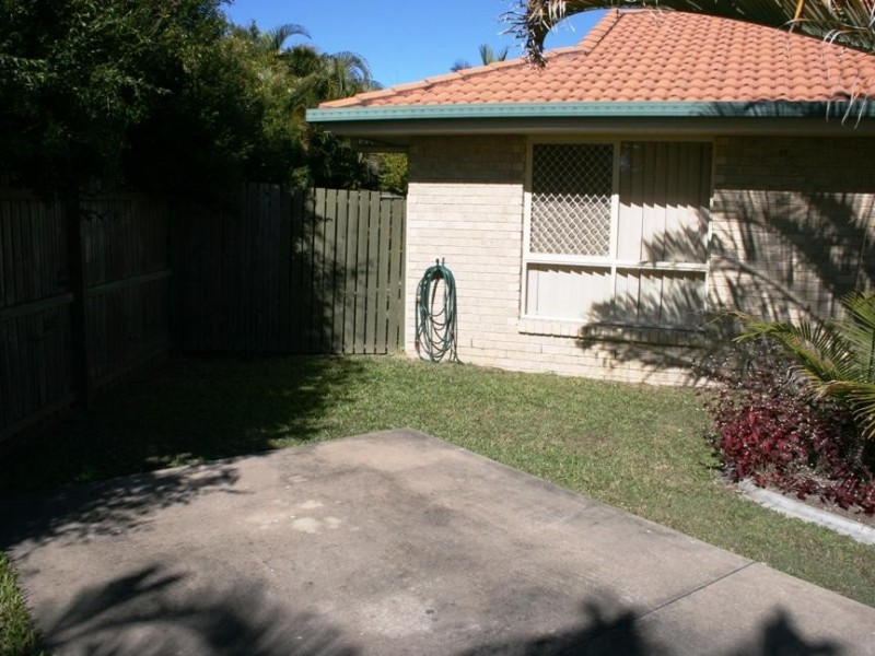 1/1 Alana Ct, Torquay QLD 4655